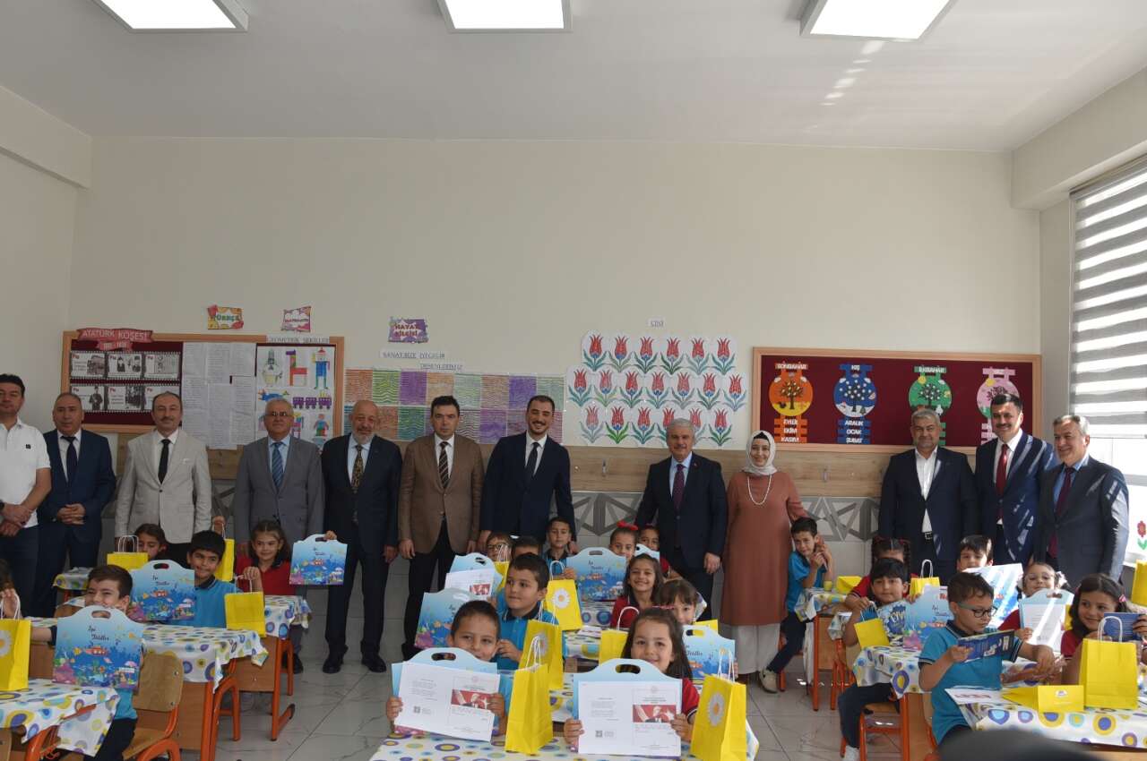 Konya'da yaz tatili resmen başladı! Karne gününden mutluluk kareleri yansıdı 2